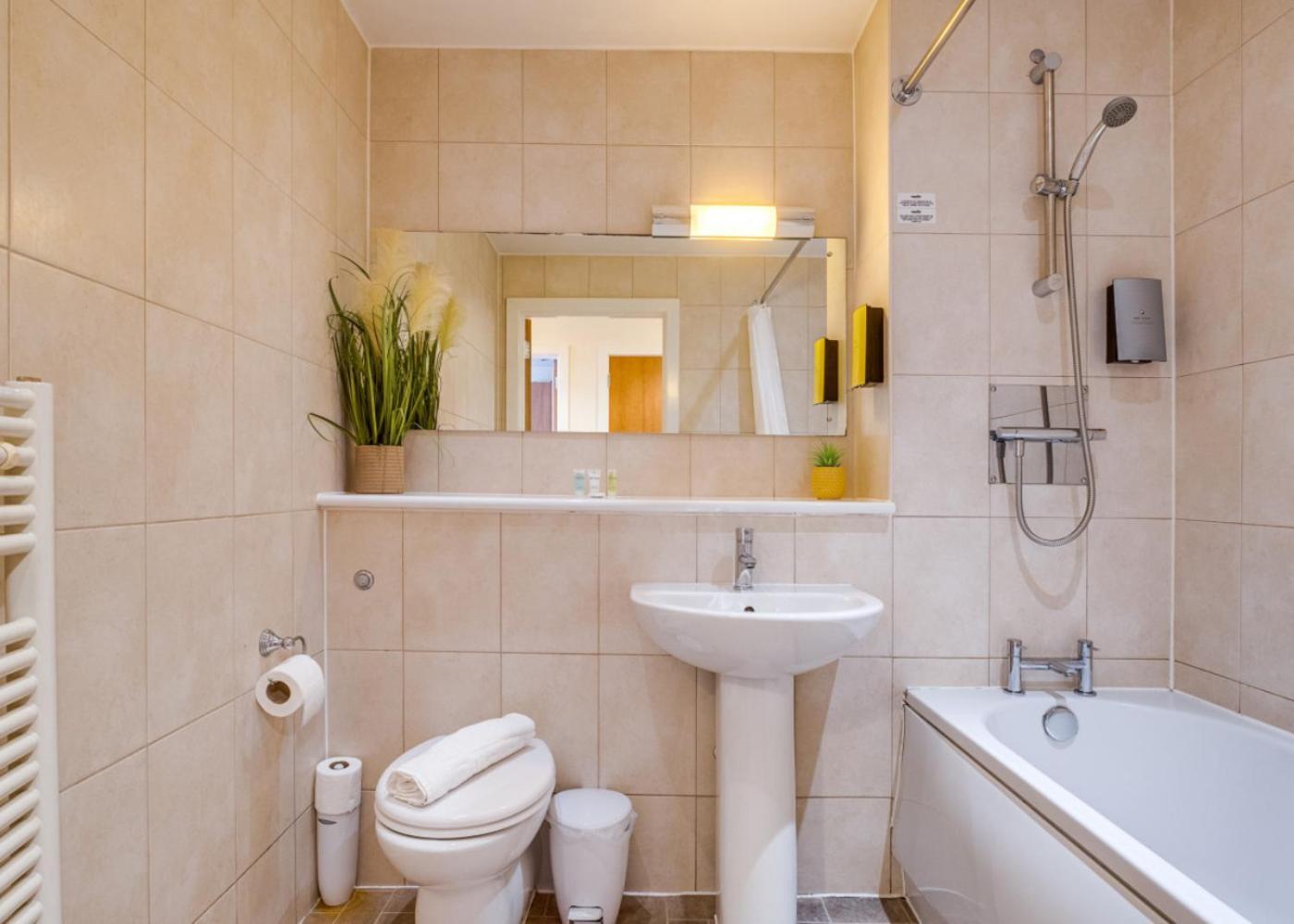 Chinatown - One Bed - Balcony - Secure Parking - Fast Wifi - Birmingham City Centre - 49A Dış mekan fotoğraf